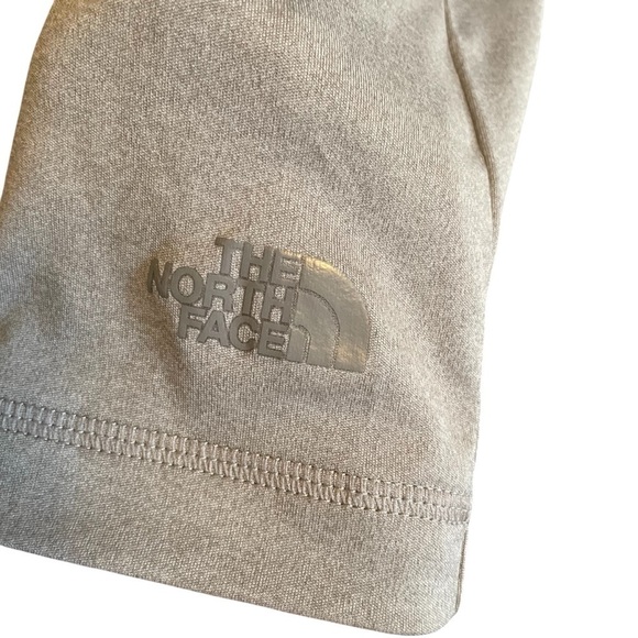 The North Face Men’s Solid Color-Crew Neck-Pullover- Size Small - Picture 8 of 10